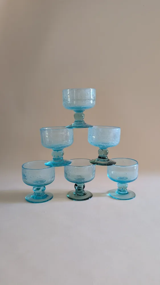 6 COUPELLES EN VERRE BULLÉ