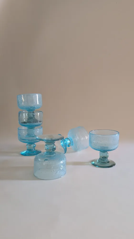 6 COUPELLES EN VERRE BULLÉ
